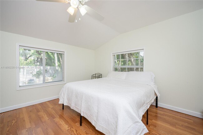 Building Photo - 2855 SW 17th Ave
