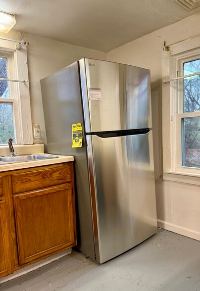 Brand new refrigerator - 3570 Allandale Ln