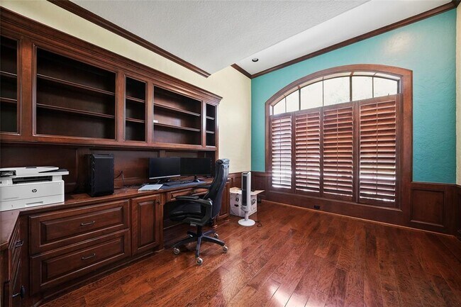 Building Photo - 25207 Hideaway Run Dr