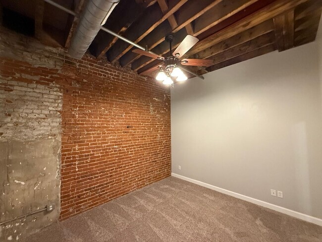 Building Photo - Bonnie Jean Flats