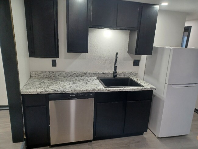 Building Photo - 14320 Short Pine Dr