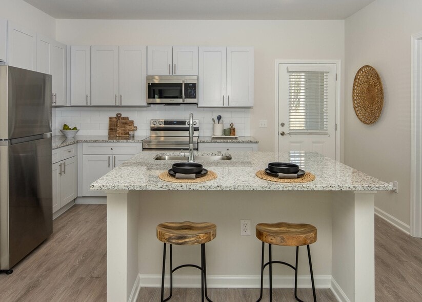 Building Photo - Covey Homes Walker Ridge