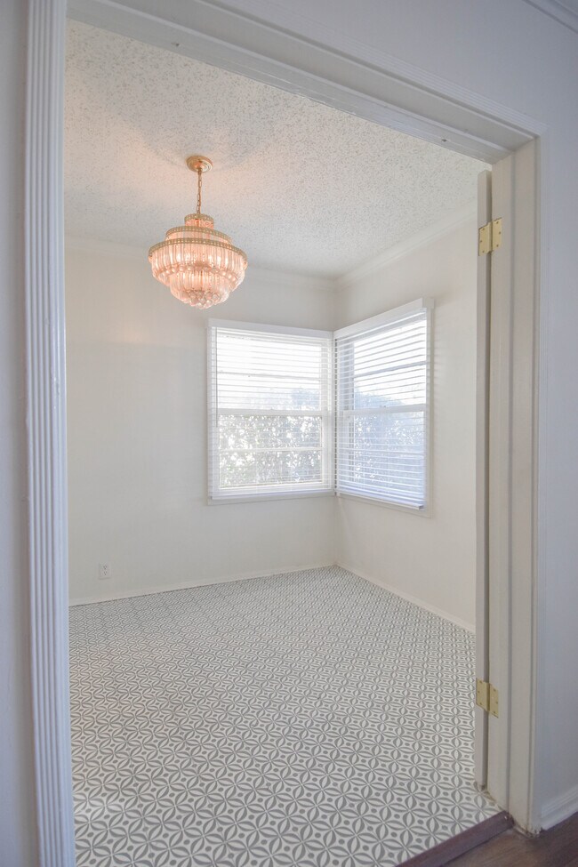 Building Photo - 4347 8th Ave
