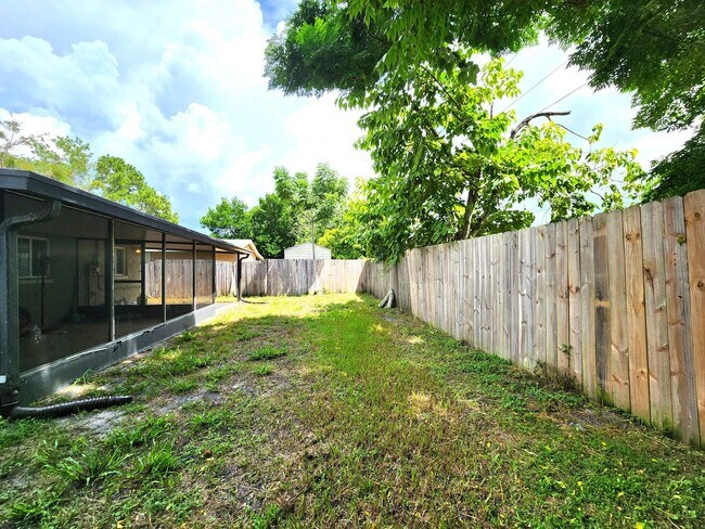 Building Photo - Spacious Single-Story Home; Private Fenced...