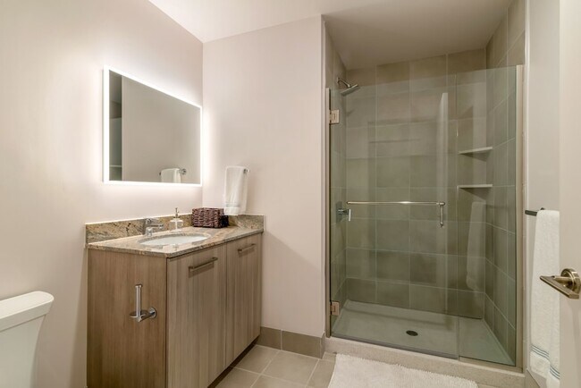 Building Photo - 515 Church St