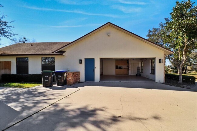 Building Photo - 4318 Woodtree Ln