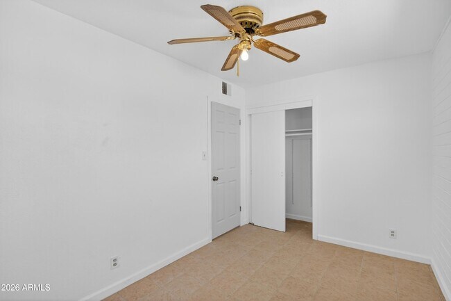 Building Photo - 1113 N Coolidge Ave