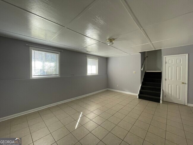 Building Photo - 1001 Traymore Dr