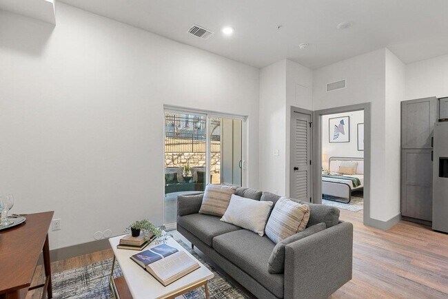 Building Photo - 2450 Wickersham Ln