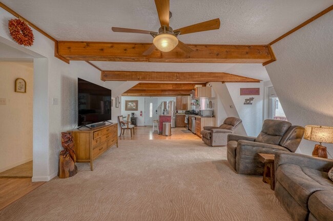 Building Photo - 104 Meadowood