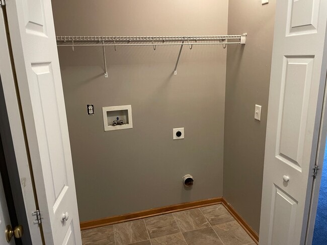 Building Photo - 5100 Hardy Ct