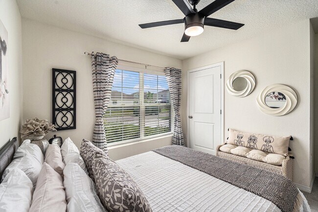 Building Photo - 38271 Sonnet Landing Ave