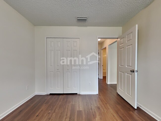 Building Photo - 1139 Ardmore St