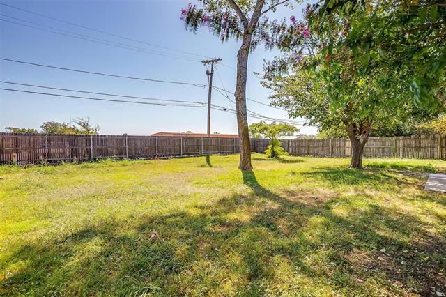 Building Photo - 921 Willow Cir S