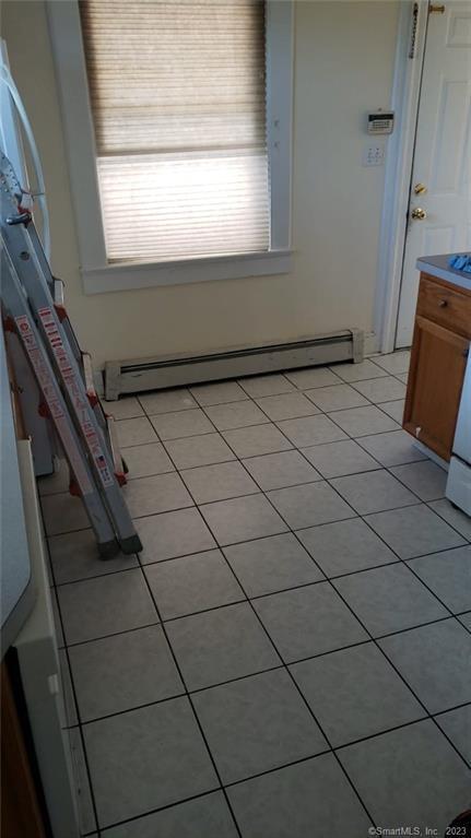 Building Photo - 42 Weed Hill Ave