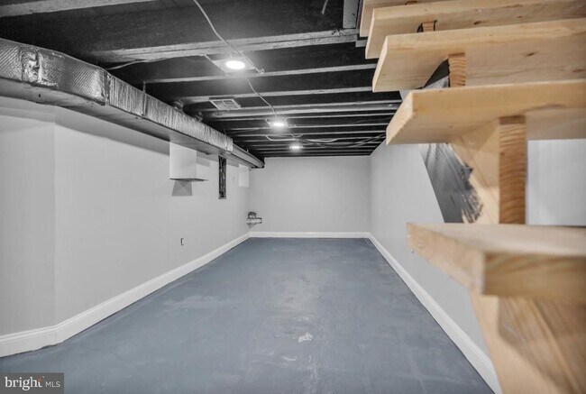 Building Photo - 119 S Redfield St