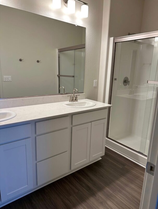 Building Photo - 1913 E Evening Glow Ave