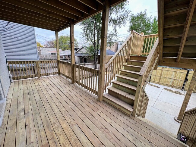 Building Photo - 1024 N Monticello Ave