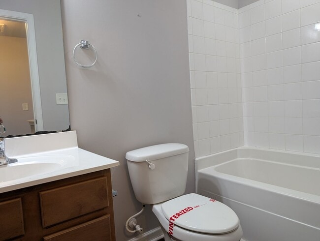 Building Photo - Beautiful 4 bed, 2.5 bath home in Indian T...