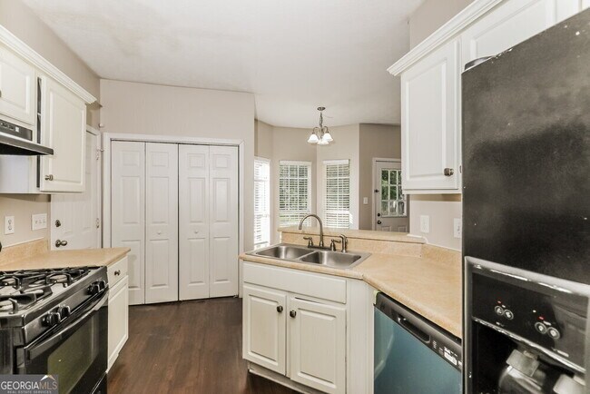 Building Photo - 100 Stanfield Ct