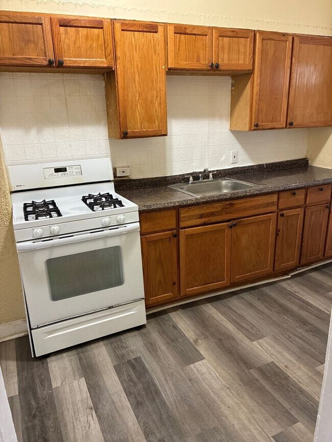 Building Photo - 3BR Baltimore Home with Granite Counters & Finished Basement