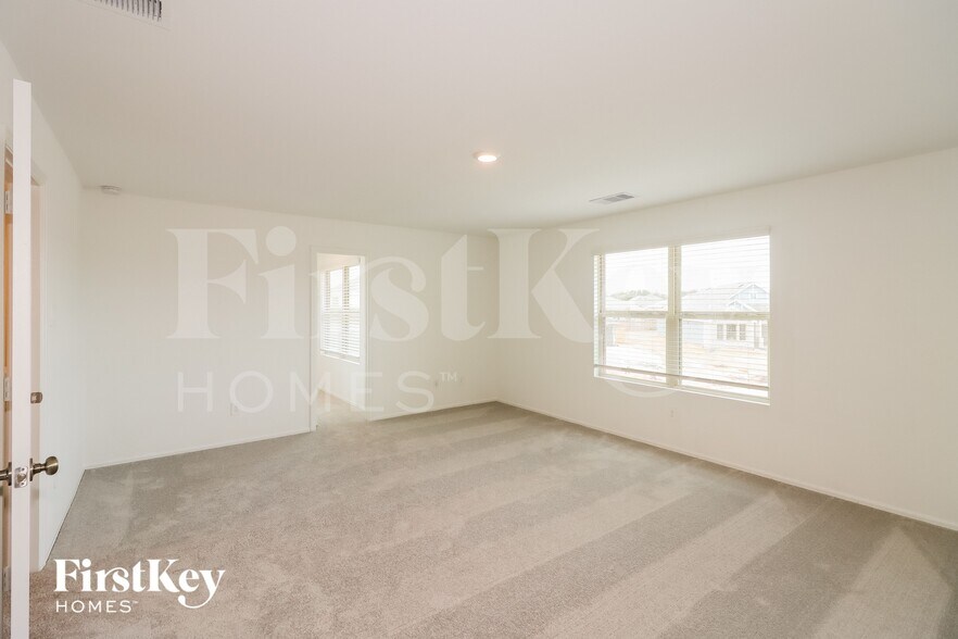 Building Photo - 202 Alder Laurels Cv