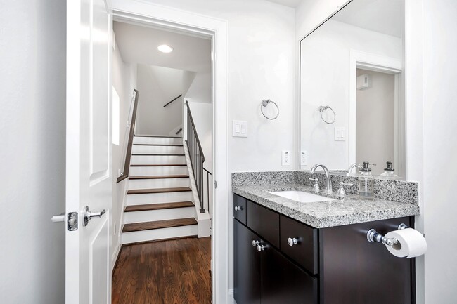 Building Photo - 1221 Bonner St