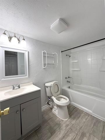 Building Photo - 545 Oldbridge Dr