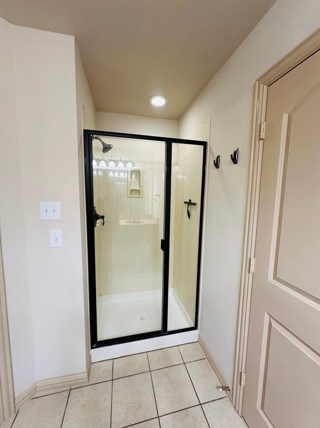 Building Photo - 2249 Salado Dr