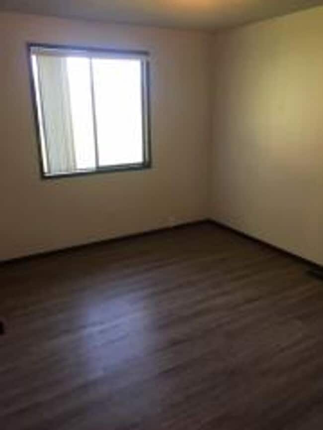 Building Photo - SINGLE FAMILY HOME HORSE PROPERTY ON PRAIRIE AVENUE (APP#106)