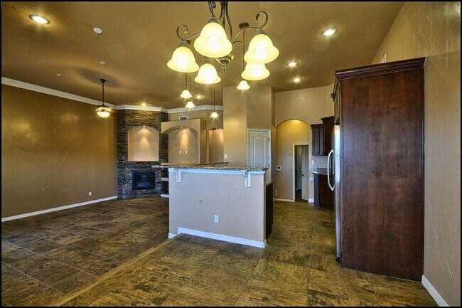 Building Photo - Fantastic home