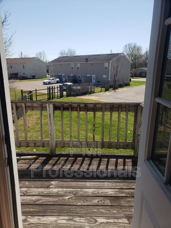 Building Photo - 1444 Benley St