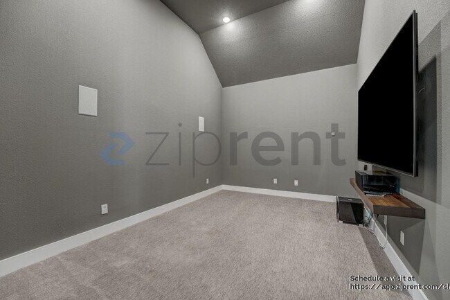 Building Photo - 144 Arbolado Lp