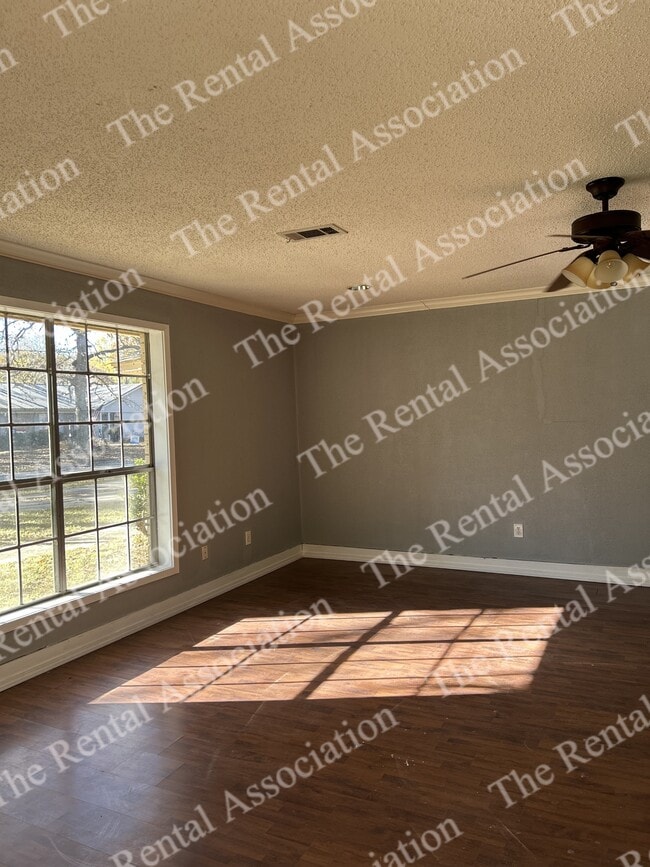 Building Photo - 56 Martha Dr