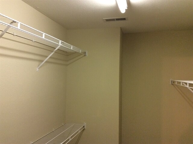 Building Photo - 5216 Grays Ridge Dr