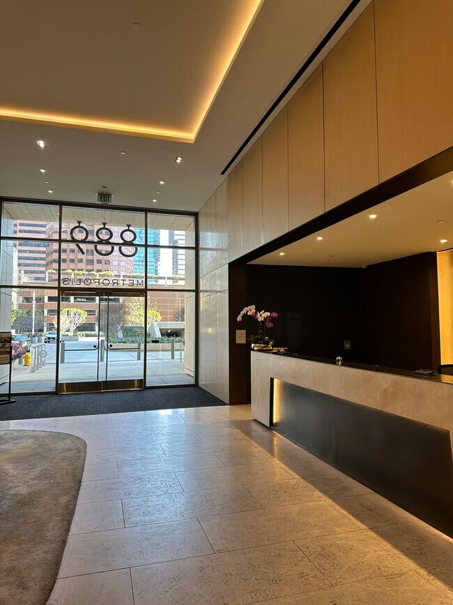 Building Photo - 889 Francisco St