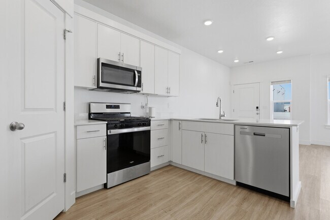 Building Photo - 961 W 1000 N