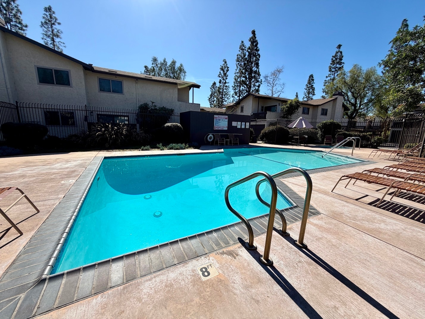 Building Photo - 6716 Clybourn Ave