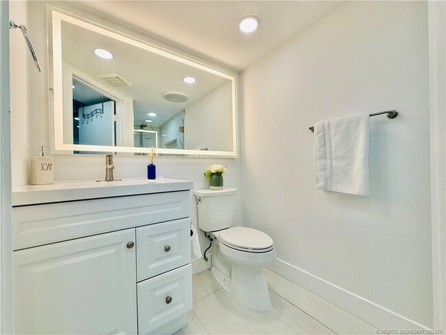 Building Photo - 8800 S Ocean Dr