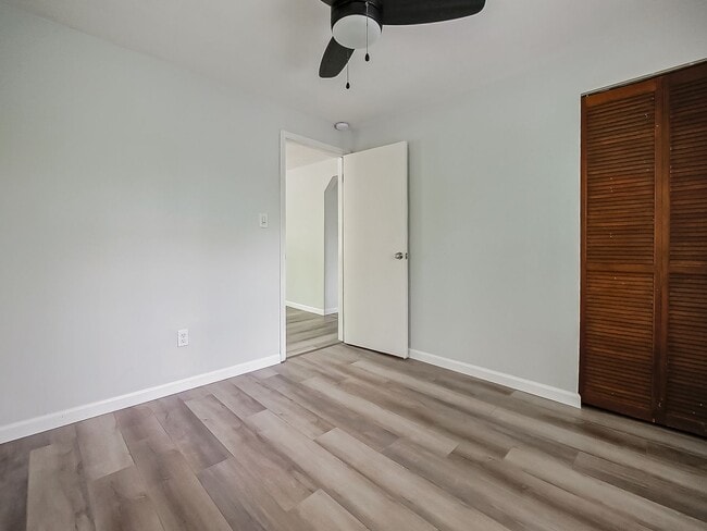 Building Photo - Welcome to this beautiful 2 bedroom, 1 bat...