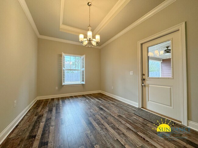 Building Photo - Exquisite 4 Bedroom Home in Navarre Near Beaches & Amenities!