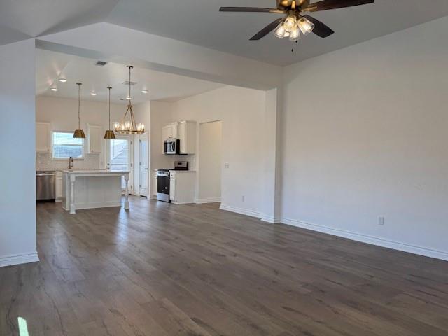 Building Photo - 253 Park Ln