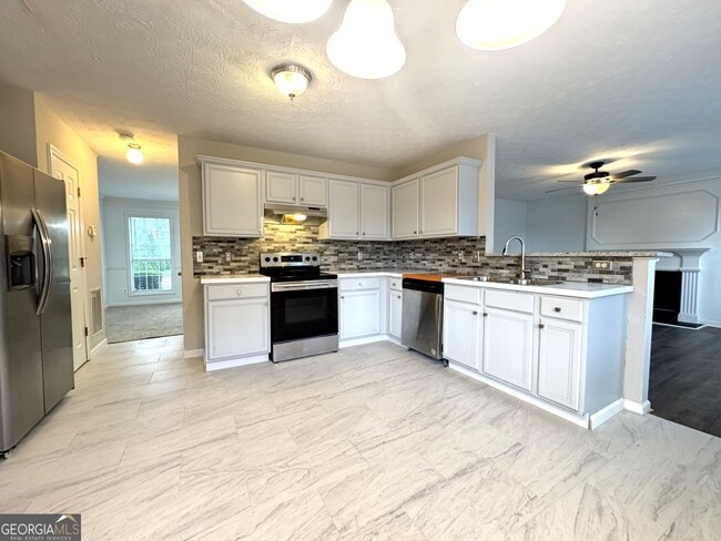 Building Photo - 2121 Silva Ct