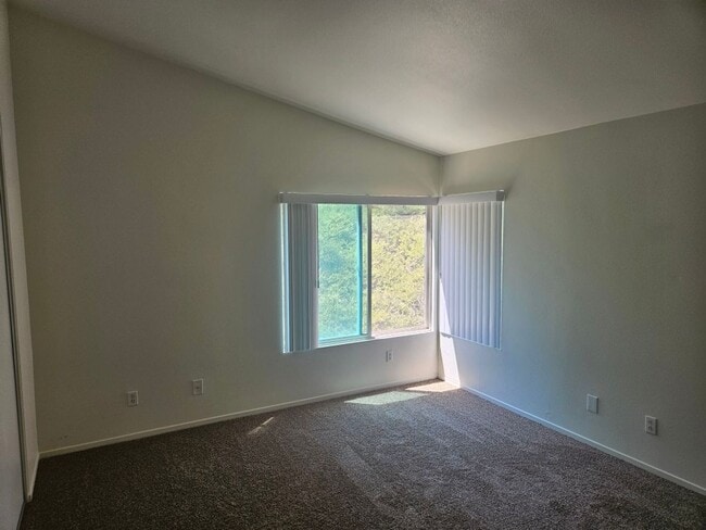 Building Photo - 577 Whitesage Rd