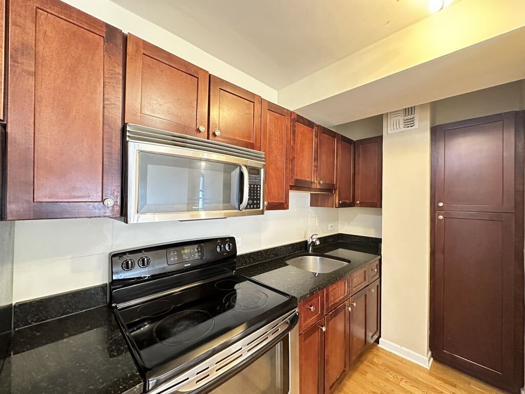 Building Photo - 4180 N Marine Dr