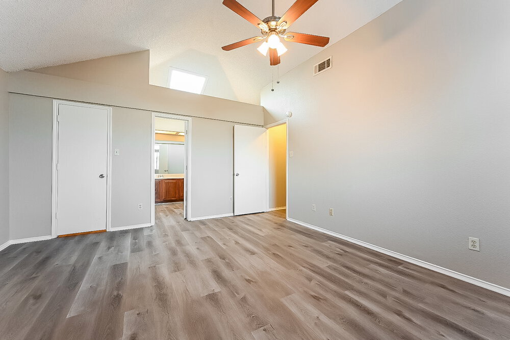 Building Photo - 1411 Sandalwood Dr