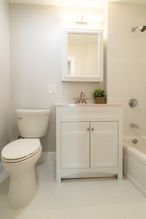 Building Photo - 324 Hurley St