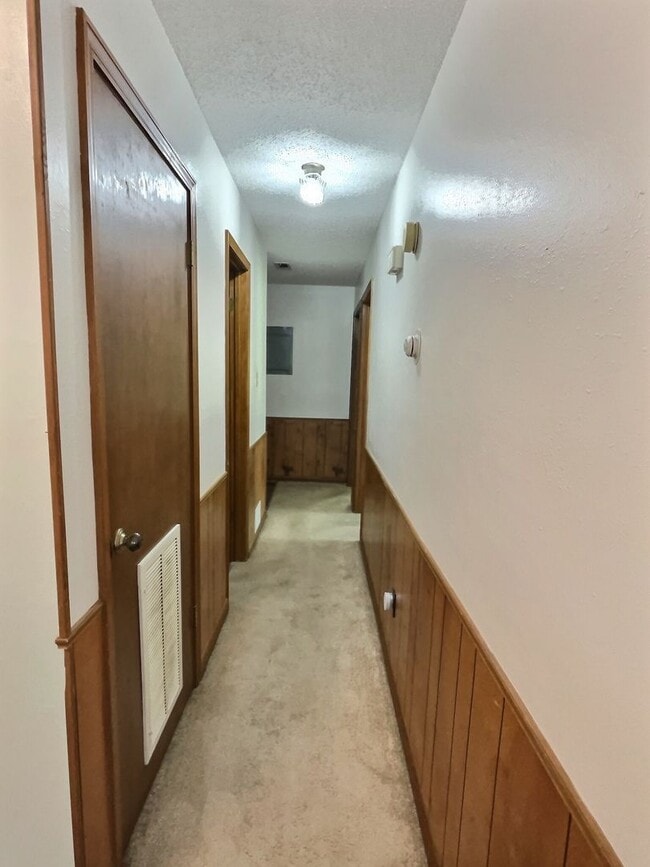 Building Photo - 1109 Hickory Dr