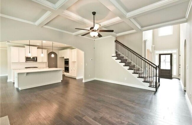 Building Photo - Gorgeous 5 bedroom 3.5 bath home in desira...