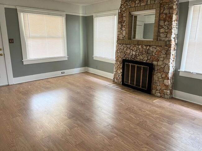 Building Photo - Charming 2 Bedroom, 1 Bath Home in Tower District